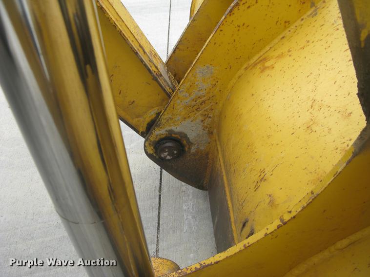 image for item DC1289 2004 John Deere 310G backhoe