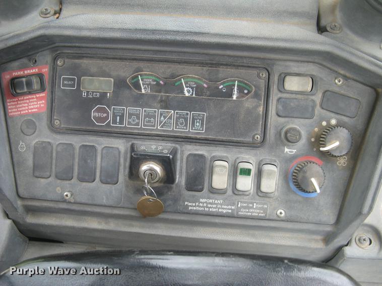 image for item DC1289 2004 John Deere 310G backhoe