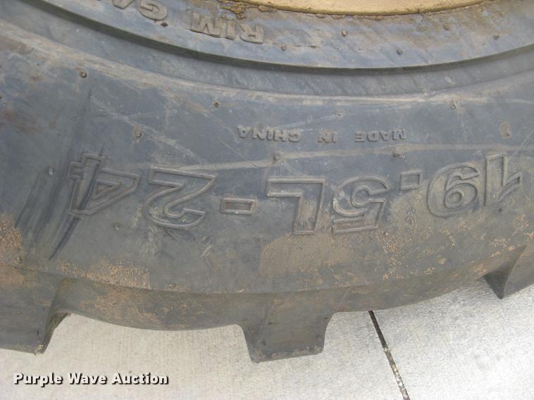 image for item DC1289 2004 John Deere 310G backhoe