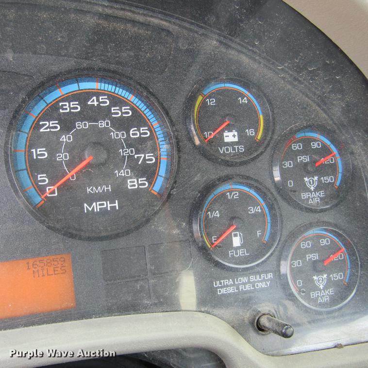 image for item DD2673 2009 International DuraStar 4400 bucket truck