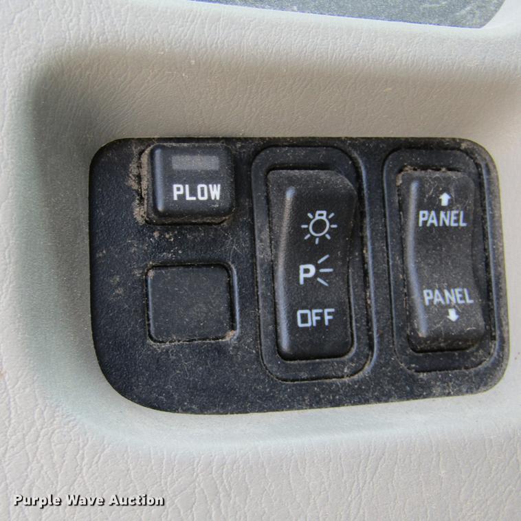 image for item DD2673 2009 International DuraStar 4400 bucket truck