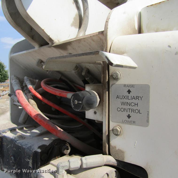 image for item DD2673 2009 International DuraStar 4400 bucket truck