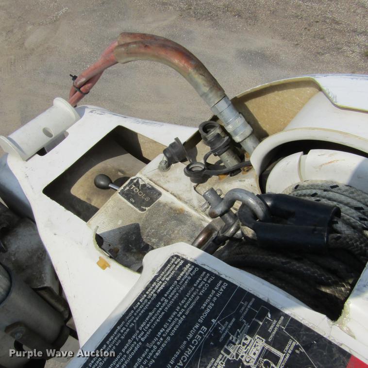 image for item DD2673 2009 International DuraStar 4400 bucket truck