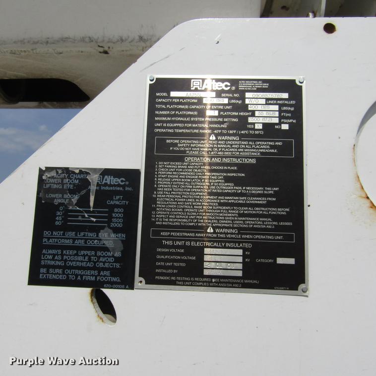 image for item DD2673 2009 International DuraStar 4400 bucket truck