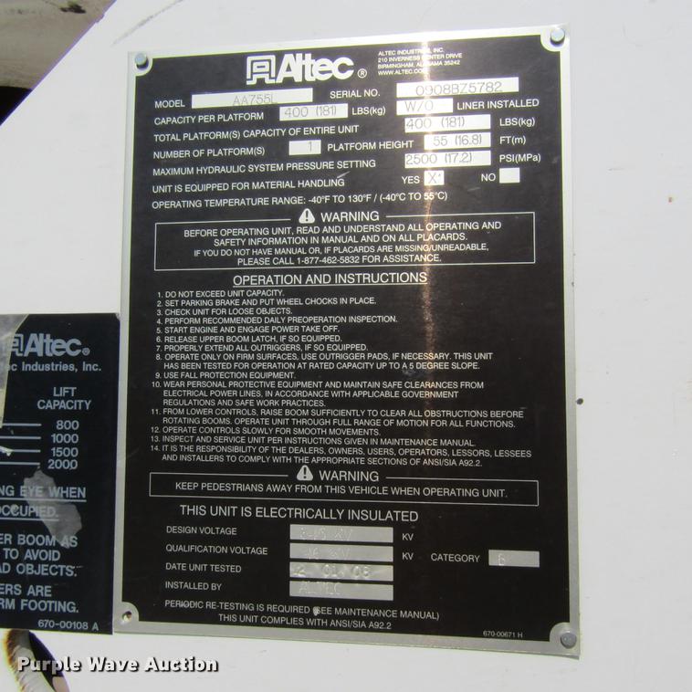 image for item DD2673 2009 International DuraStar 4400 bucket truck