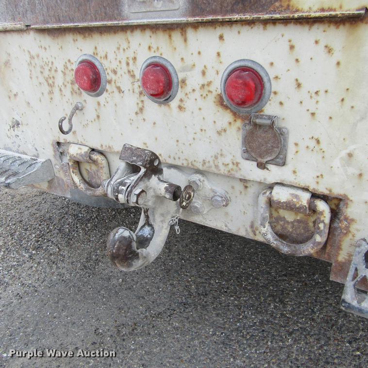 image for item DD2673 2009 International DuraStar 4400 bucket truck