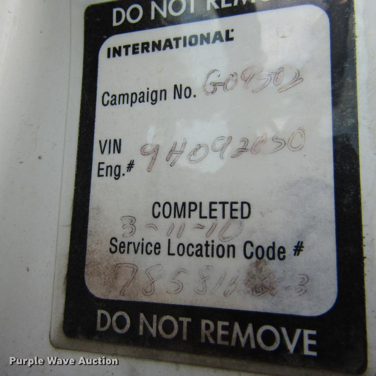 image for item DD2673 2009 International DuraStar 4400 bucket truck