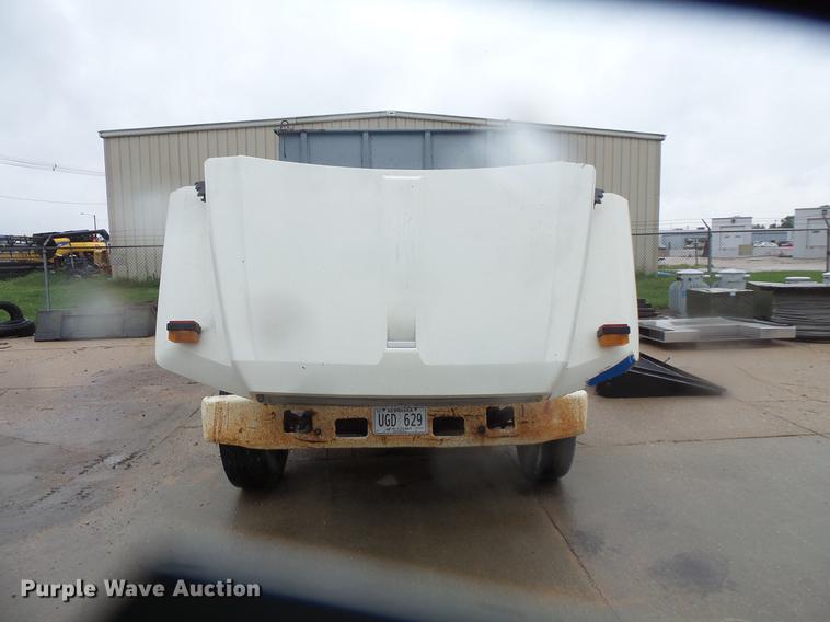 image for item DD4273 1994 Ford F700 dump truck