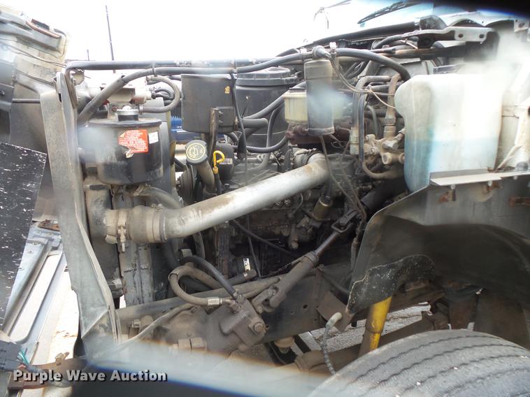 image for item DD4273 1994 Ford F700 dump truck