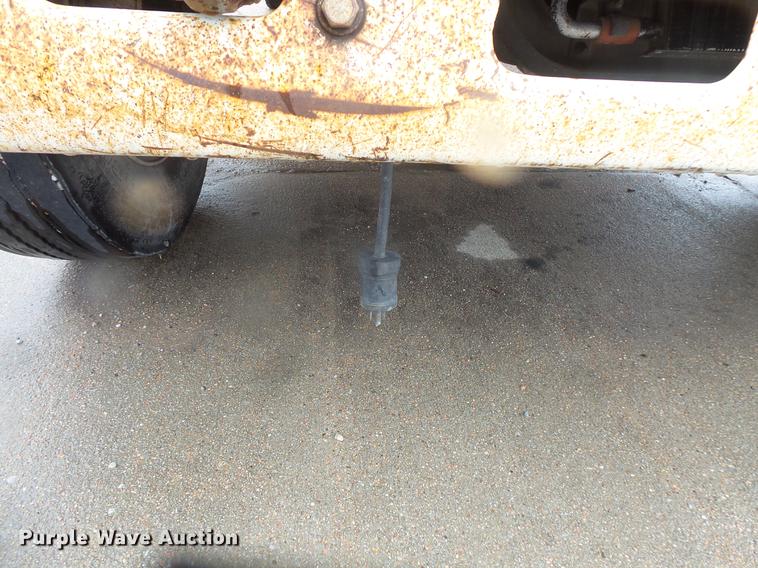 image for item DD4273 1994 Ford F700 dump truck