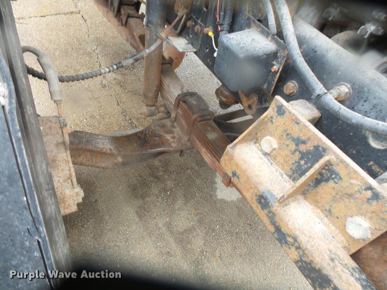 image for item DD4273 1994 Ford F700 dump truck