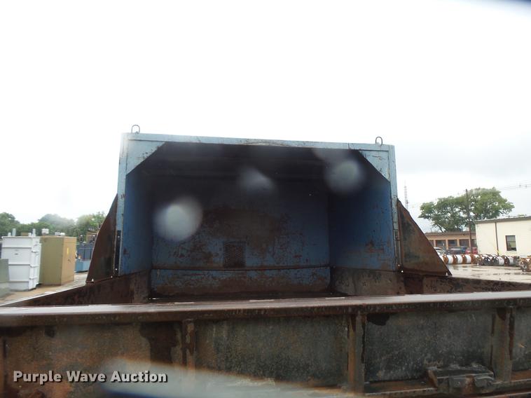 image for item DD4273 1994 Ford F700 dump truck