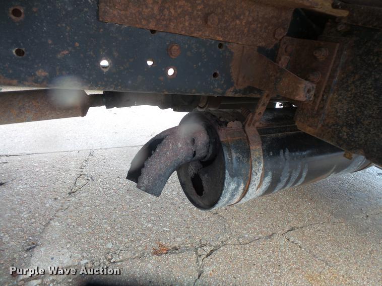 image for item DD4273 1994 Ford F700 dump truck