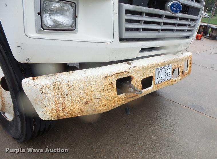 image for item DD4273 1994 Ford F700 dump truck
