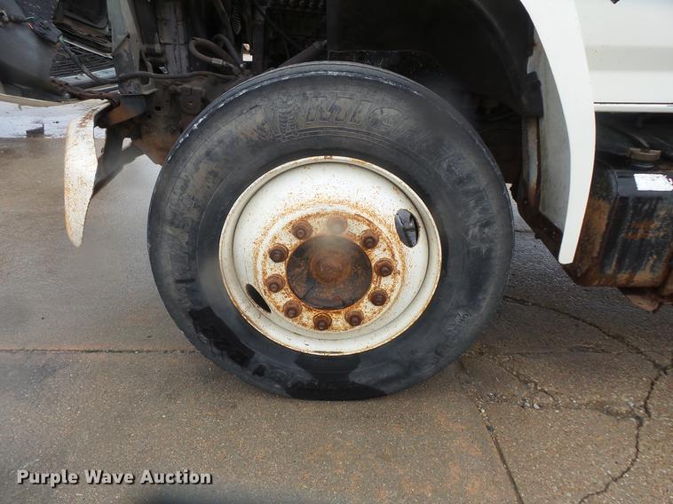 image for item DD4273 1994 Ford F700 dump truck