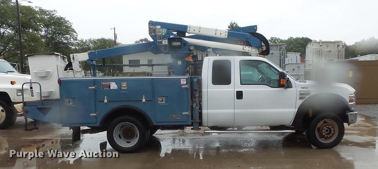 image for item DD4274 2009 Ford F550 Super Duty bucket truck