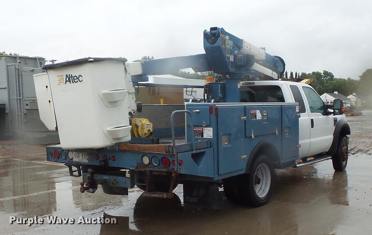 image for item DD4274 2009 Ford F550 Super Duty bucket truck