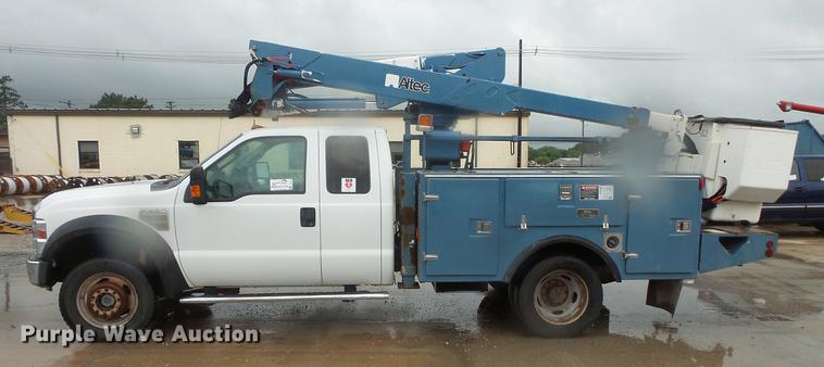 image for item DD4274 2009 Ford F550 Super Duty bucket truck