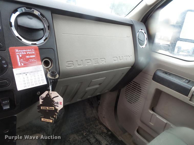 image for item DD4274 2009 Ford F550 Super Duty bucket truck