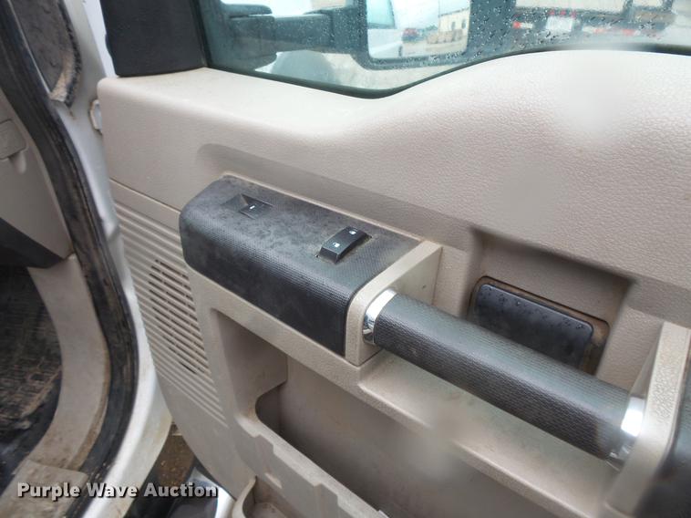 image for item DD4274 2009 Ford F550 Super Duty bucket truck