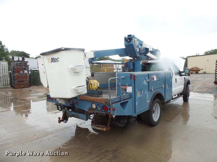 image for item DD4274 2009 Ford F550 Super Duty bucket truck