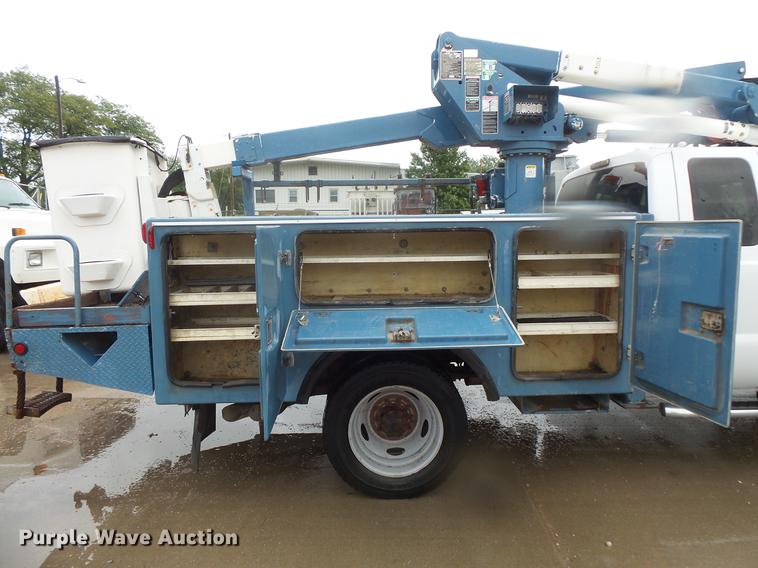 image for item DD4274 2009 Ford F550 Super Duty bucket truck