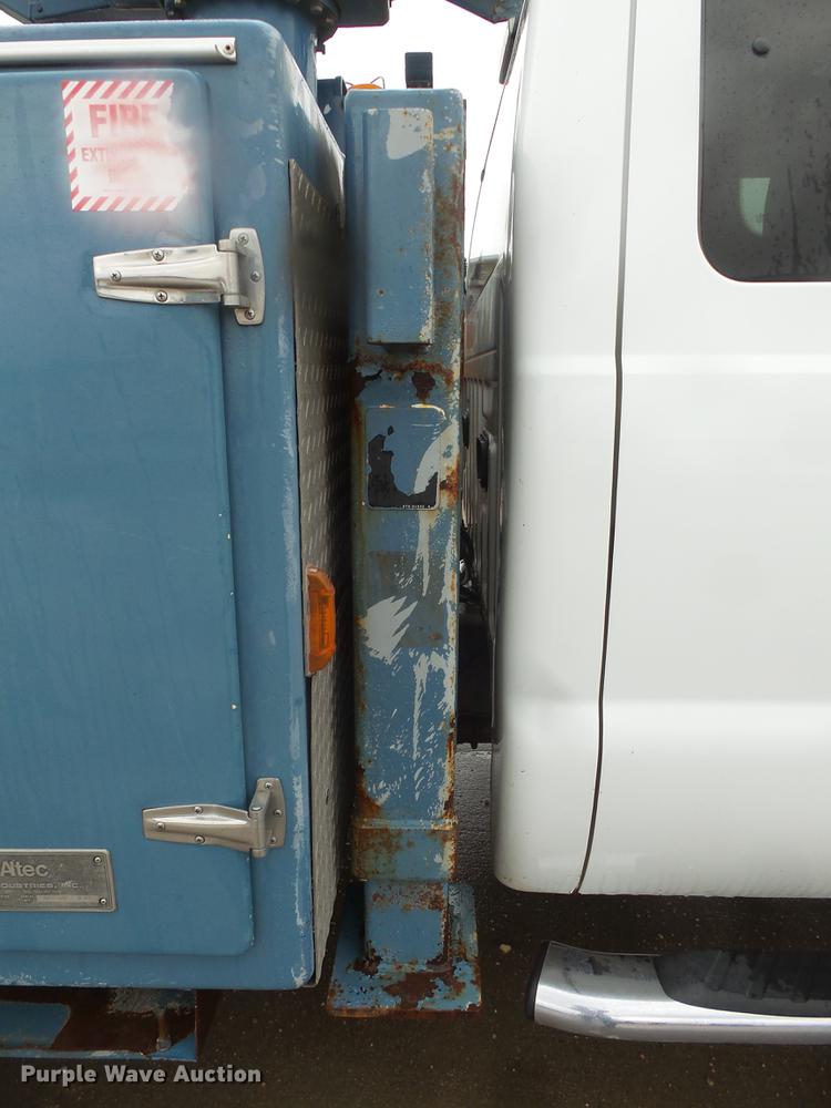 image for item DD4274 2009 Ford F550 Super Duty bucket truck