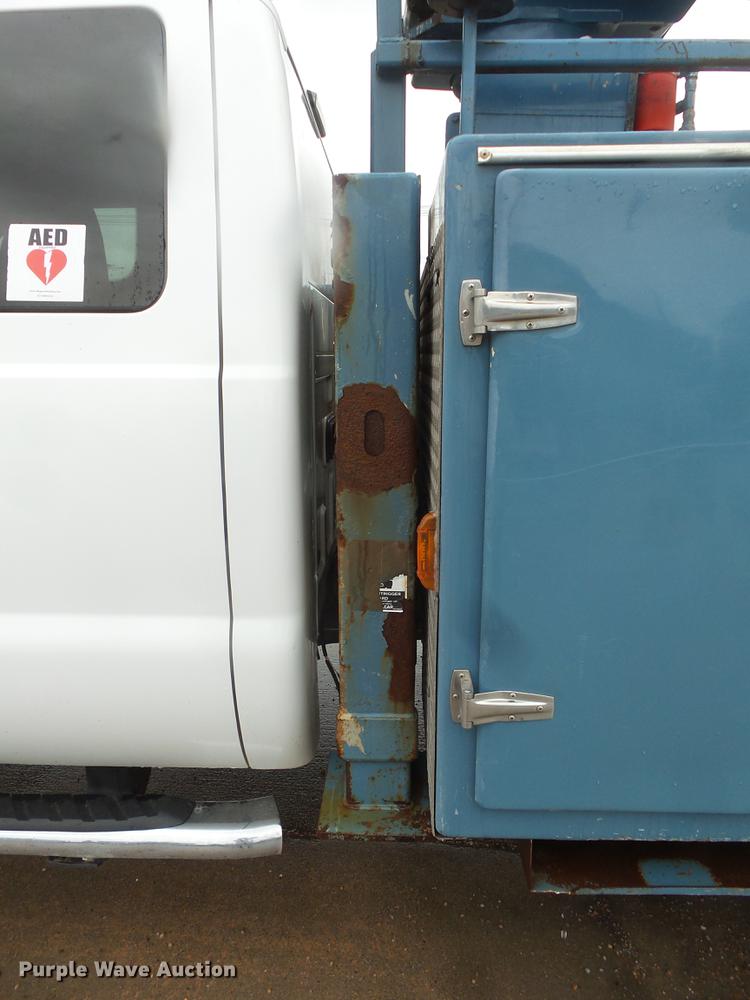 image for item DD4274 2009 Ford F550 Super Duty bucket truck