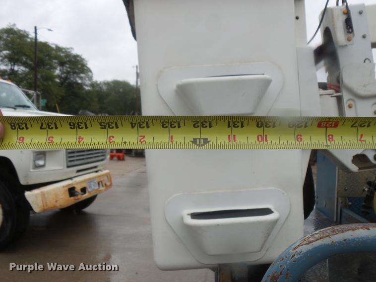 image for item DD4274 2009 Ford F550 Super Duty bucket truck