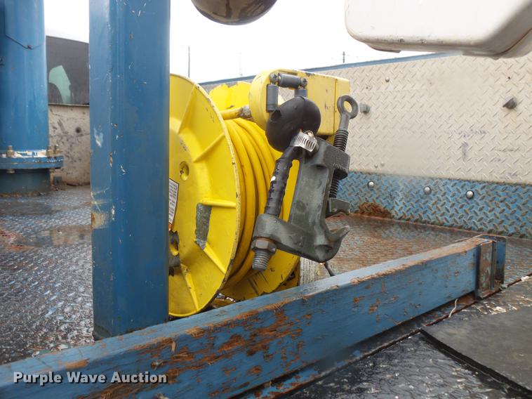 image for item DD4274 2009 Ford F550 Super Duty bucket truck