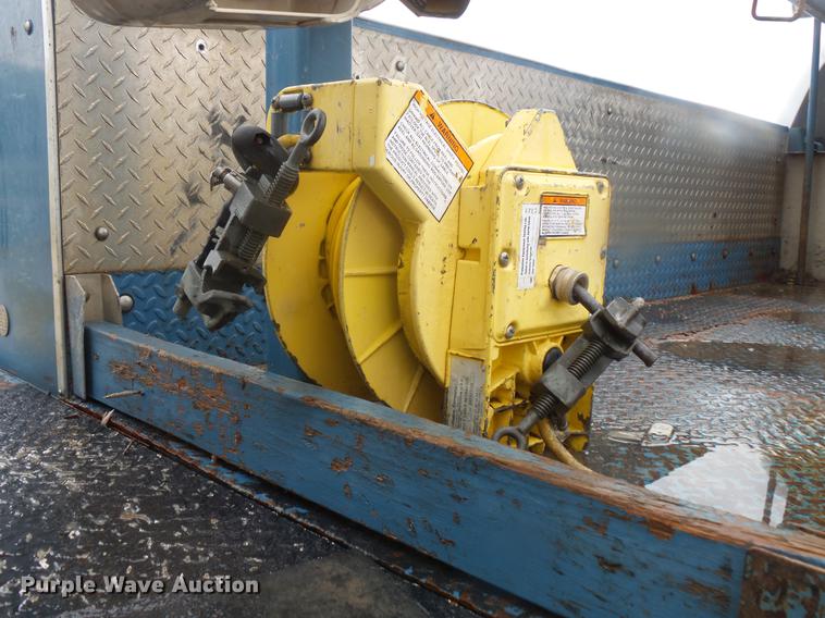 image for item DD4274 2009 Ford F550 Super Duty bucket truck