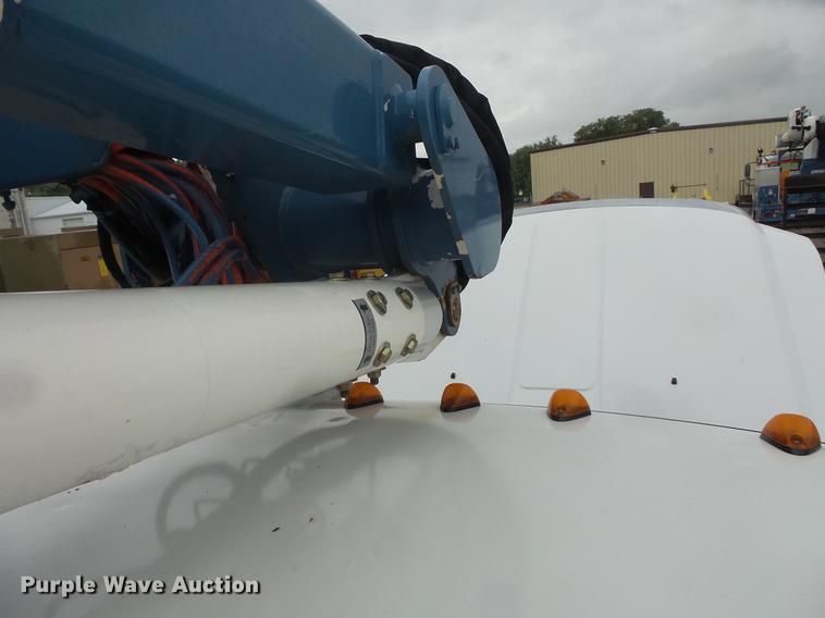 image for item DD4274 2009 Ford F550 Super Duty bucket truck