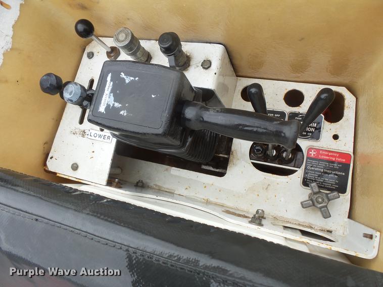 image for item DD4274 2009 Ford F550 Super Duty bucket truck