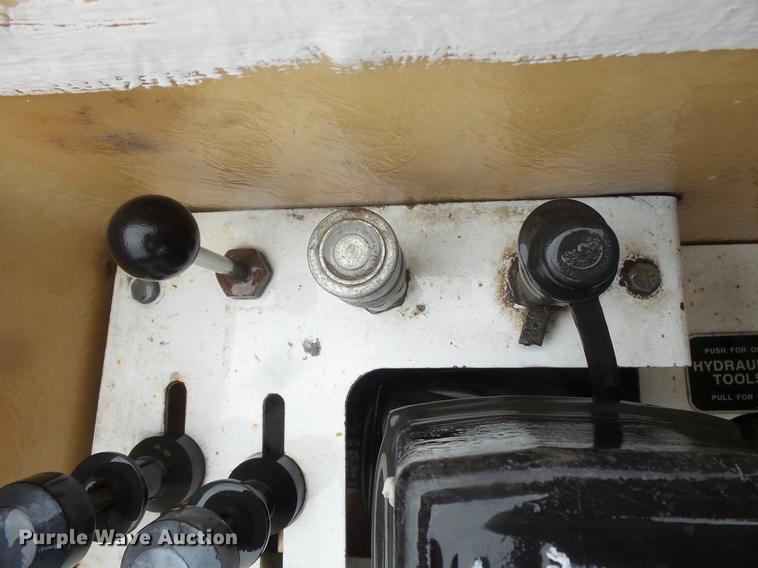 image for item DD4274 2009 Ford F550 Super Duty bucket truck