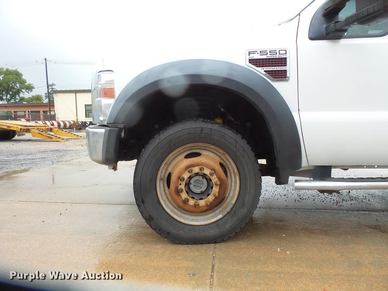 image for item DD4274 2009 Ford F550 Super Duty bucket truck