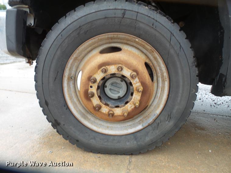 image for item DD4274 2009 Ford F550 Super Duty bucket truck