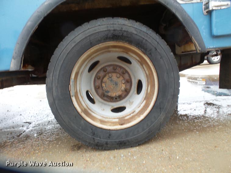 image for item DD4274 2009 Ford F550 Super Duty bucket truck