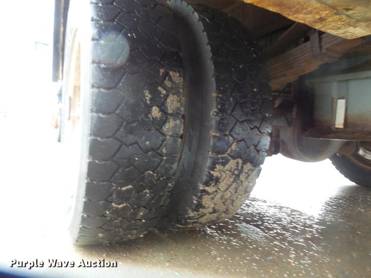 image for item DD4274 2009 Ford F550 Super Duty bucket truck