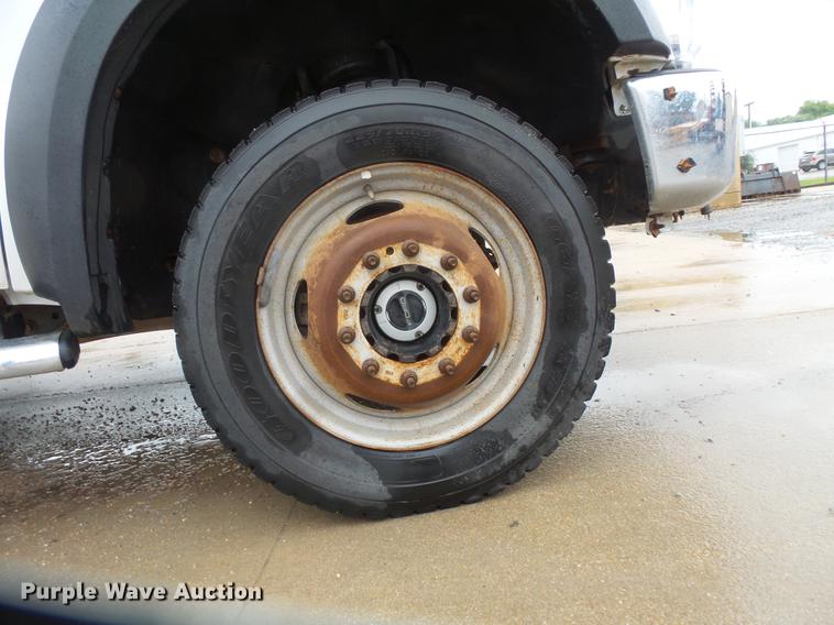 image for item DD4274 2009 Ford F550 Super Duty bucket truck