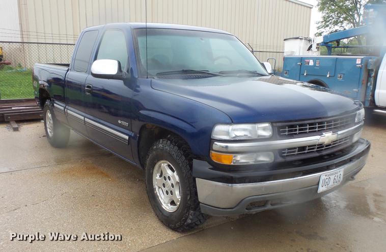image for item DD4275 2001 Chevrolet Silverado 1500 Ext.Cab pickup truck
