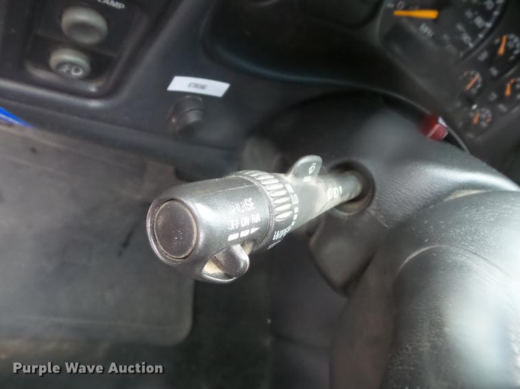 image for item DD4275 2001 Chevrolet Silverado 1500 Ext.Cab pickup truck