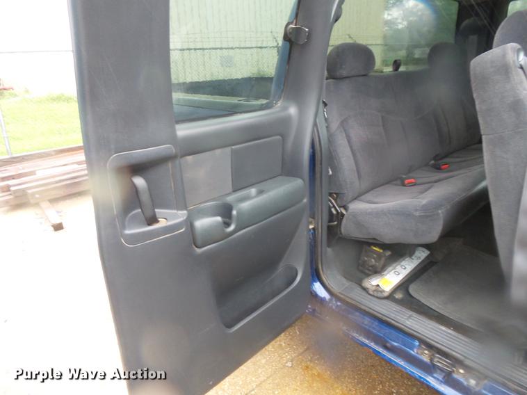 image for item DD4275 2001 Chevrolet Silverado 1500 Ext.Cab pickup truck