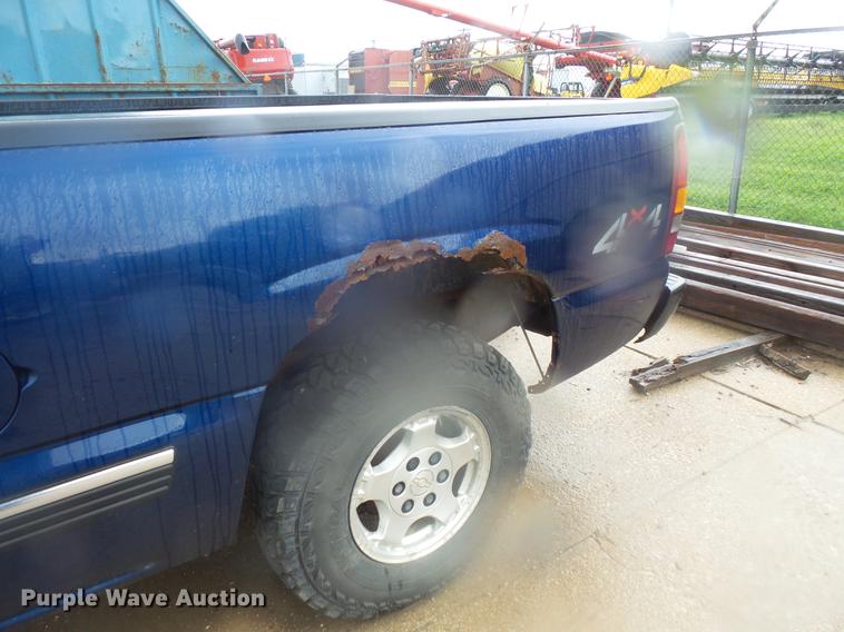 image for item DD4275 2001 Chevrolet Silverado 1500 Ext.Cab pickup truck