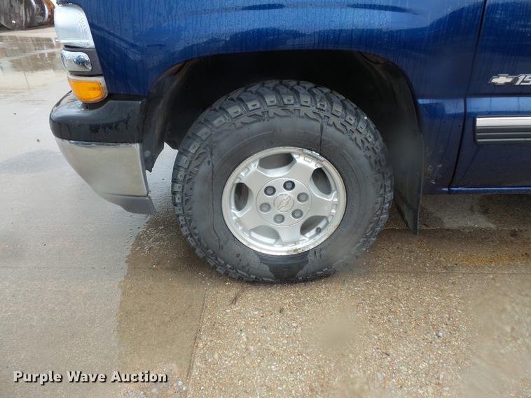 image for item DD4275 2001 Chevrolet Silverado 1500 Ext.Cab pickup truck