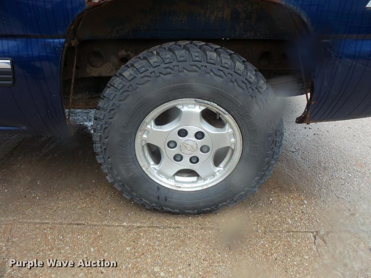 image for item DD4275 2001 Chevrolet Silverado 1500 Ext.Cab pickup truck