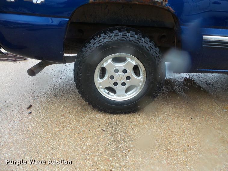 image for item DD4275 2001 Chevrolet Silverado 1500 Ext.Cab pickup truck