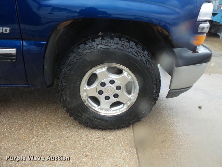 image for item DD4275 2001 Chevrolet Silverado 1500 Ext.Cab pickup truck