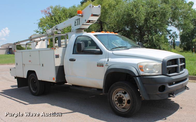 image for item DD5296 2008 Dodge Ram 4500HD bucket truck