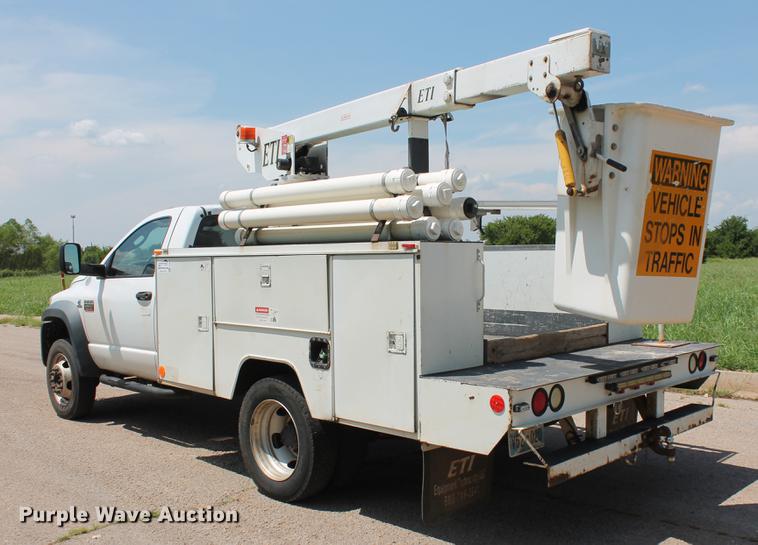 image for item DD5296 2008 Dodge Ram 4500HD bucket truck