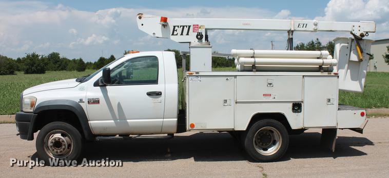 image for item DD5296 2008 Dodge Ram 4500HD bucket truck